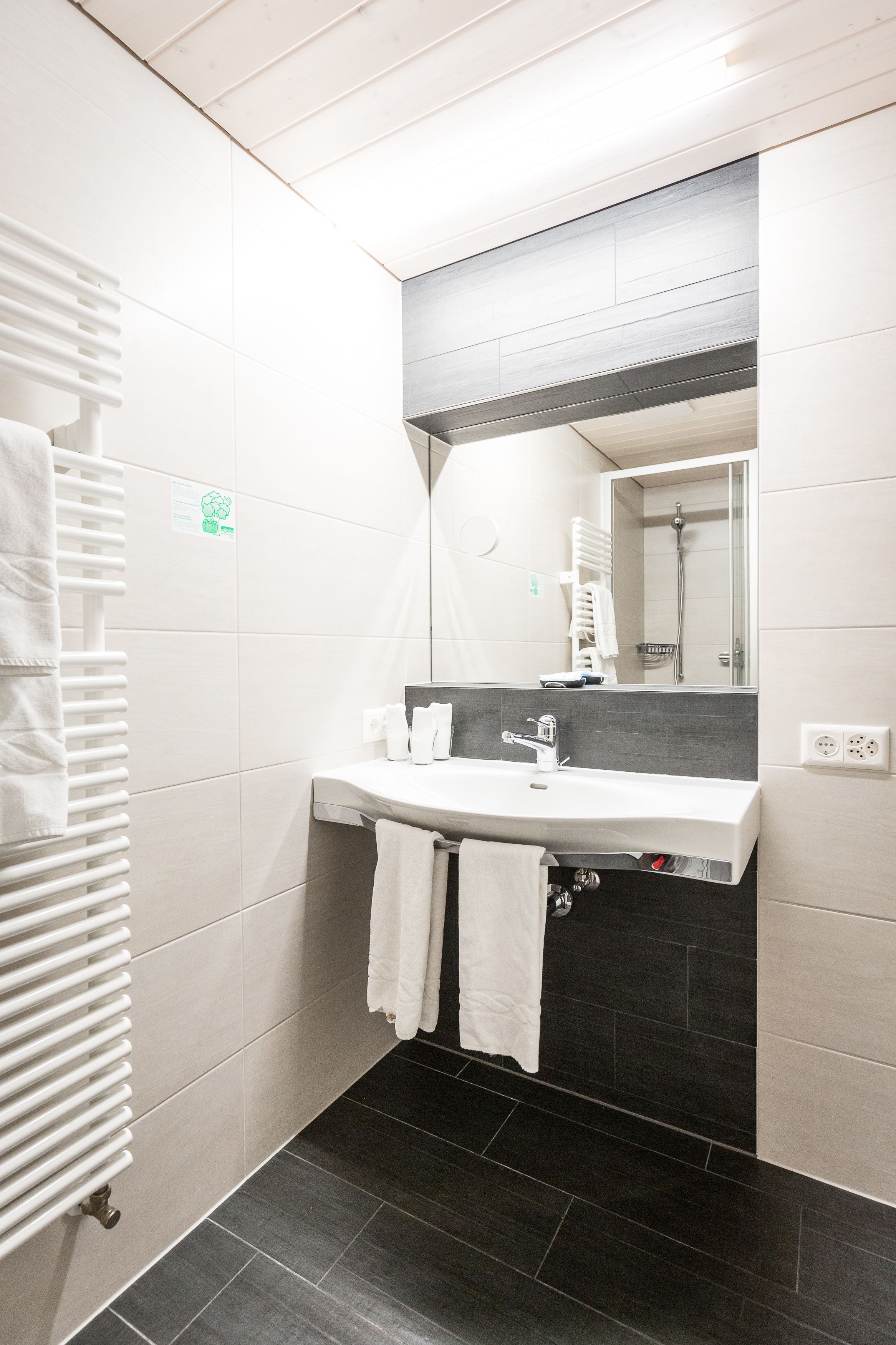 double or twin room, 2 single beds, balcony, mountain view | bathroom | hair dryer, towels, soap, shampoo