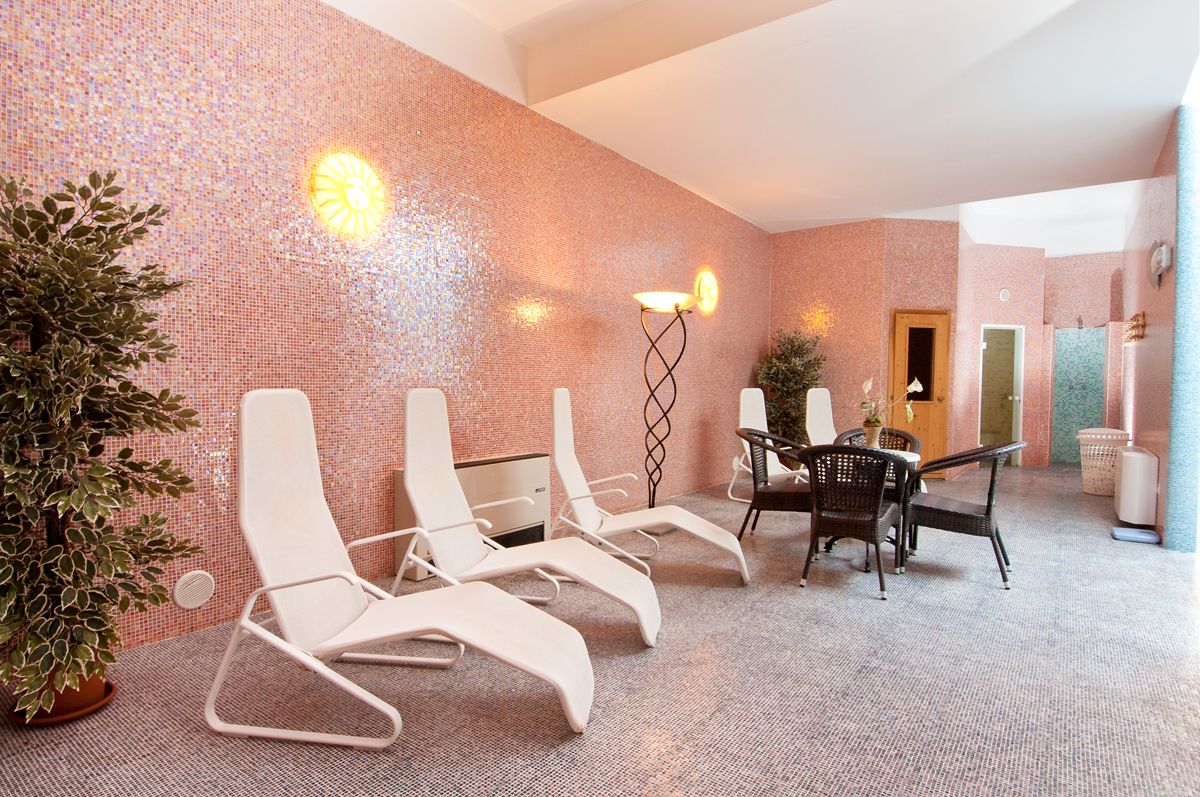 turkish bath/hammam, manicures and pedicures