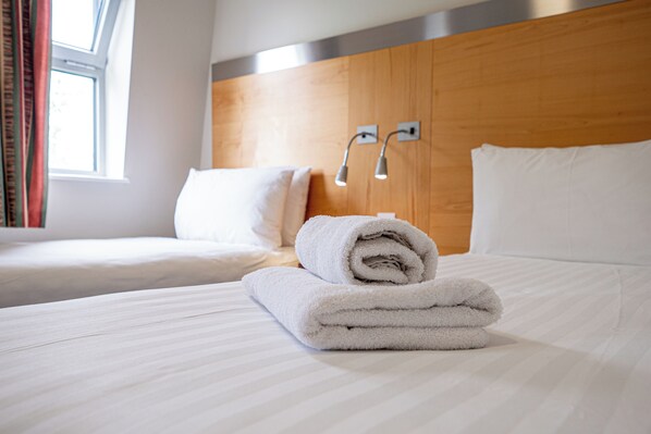 Triple Room | In-room safe, desk, soundproofing, iron/ironing board