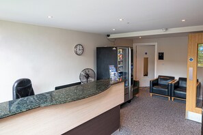 Reception - The Maiden Oval (London)