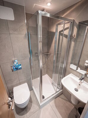 Hair dryer, towels - The Maiden Oval (London)