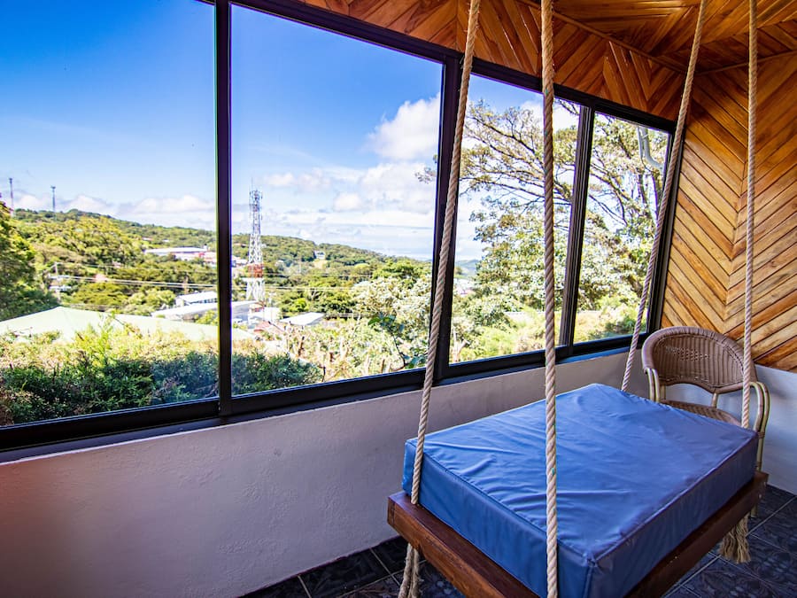 Habitación triple superior, vistas a la montaña | Wifi gratis y ropa de cama