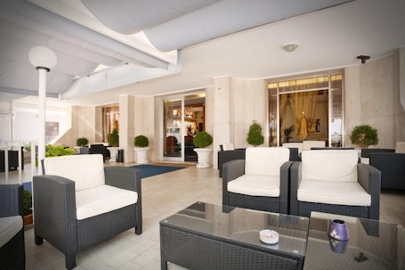 Terrace/patio. Hotel Bettina