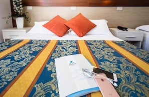Coffres-forts dans les chambres, bureau, Wi-Fi gratuit
