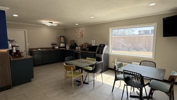Free daily continental breakfast