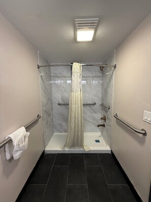 Room, 2 Queen Beds, Non Smoking, Kitchenette | Bathroom | Free toiletries, hair dryer, towels - Americas Best Value Inn Ponca City (Ponca City)