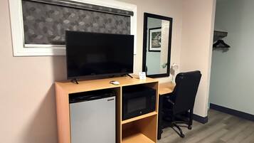 Schreibtisch, Bügeleisen/Bügelbrett, Zustellbetten, kostenloses WLAN