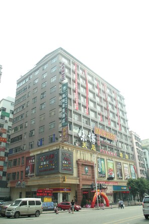Property grounds - GreenTree Inn Guangzhou Jichang Road Express Hotel (Guangzhou)