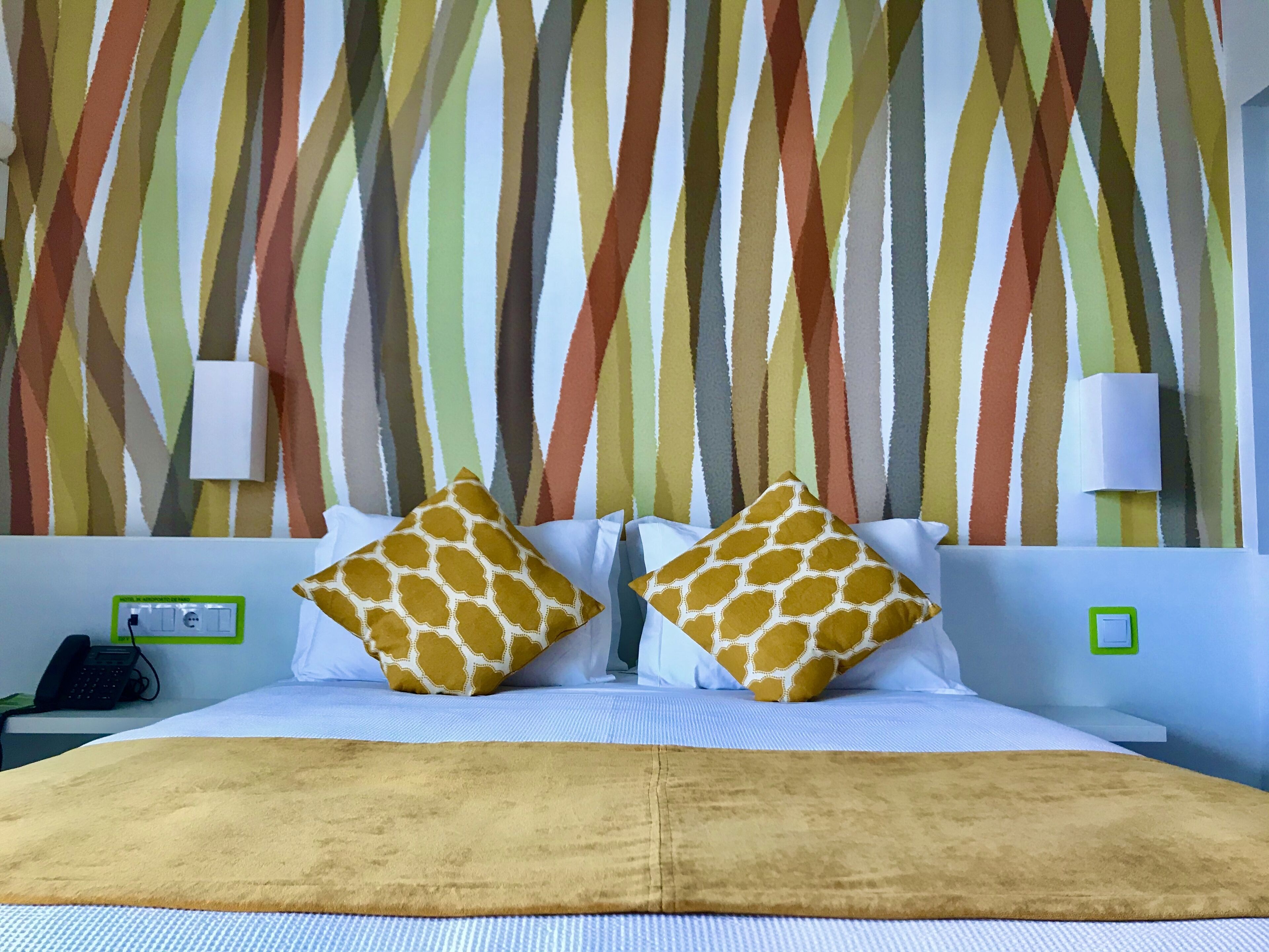 desk, soundproofing, free wifi, bed sheets