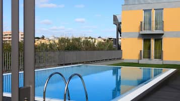 Außenpool, Liegestühle