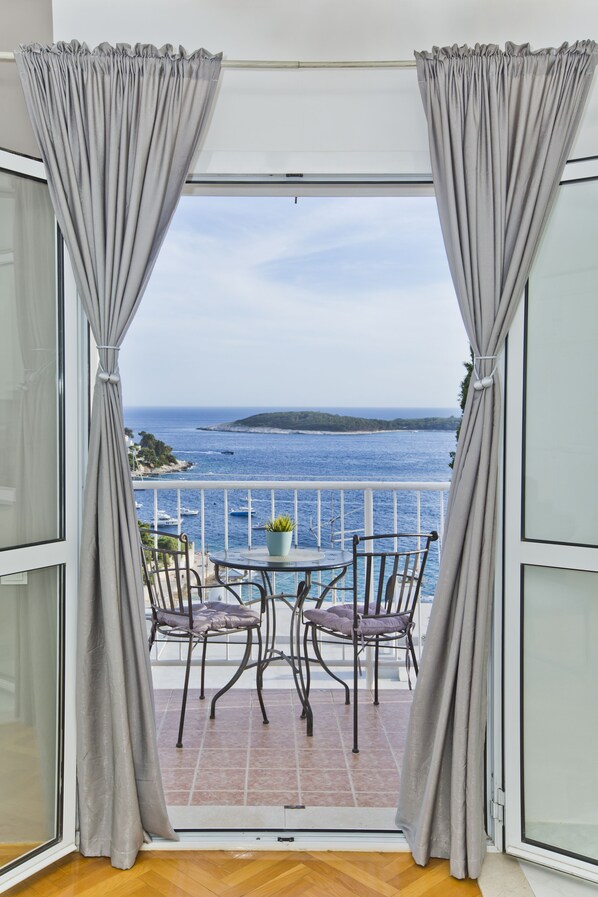 Superior Apartment, Balcony, Sea View (for 4 persons)