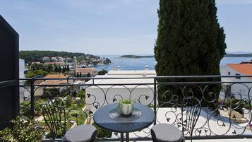 Exclusive Double Room, 1 King Bed, Non Smoking, Ocean View | Terrace/patio