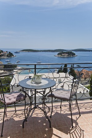 Superior Apartment, Balcony, Sea View (for 4 persons) | Terrace/patio