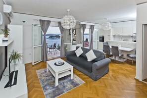 Superior Apartment, Balcony, Sea View (for 4 persons) | Living area
