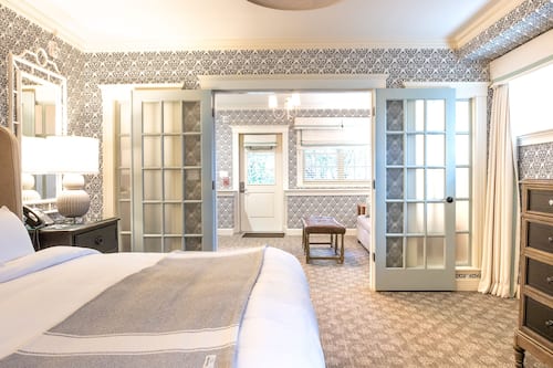 Suite, 1 King-Bett und Schlafsofa