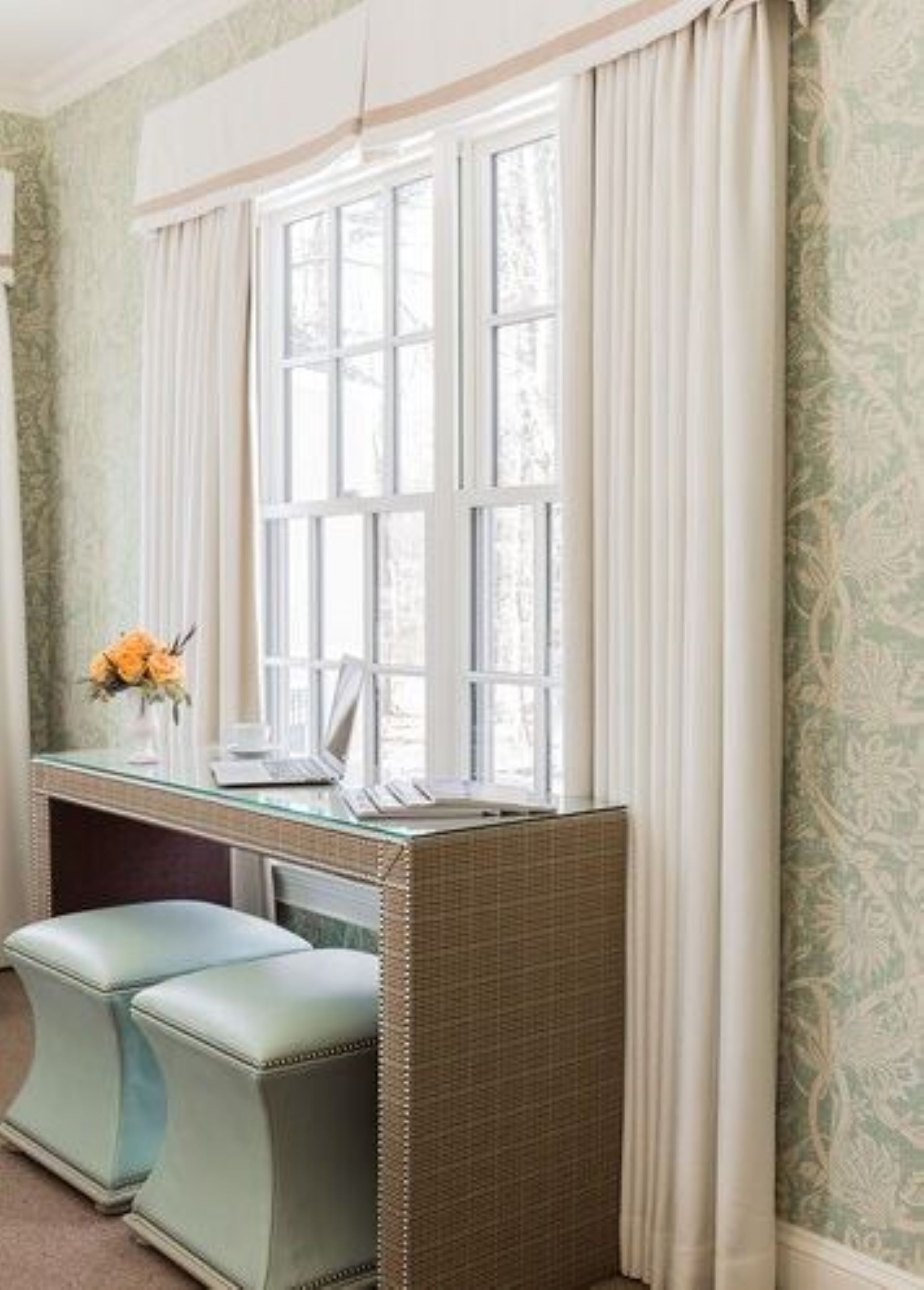 in-room business centre