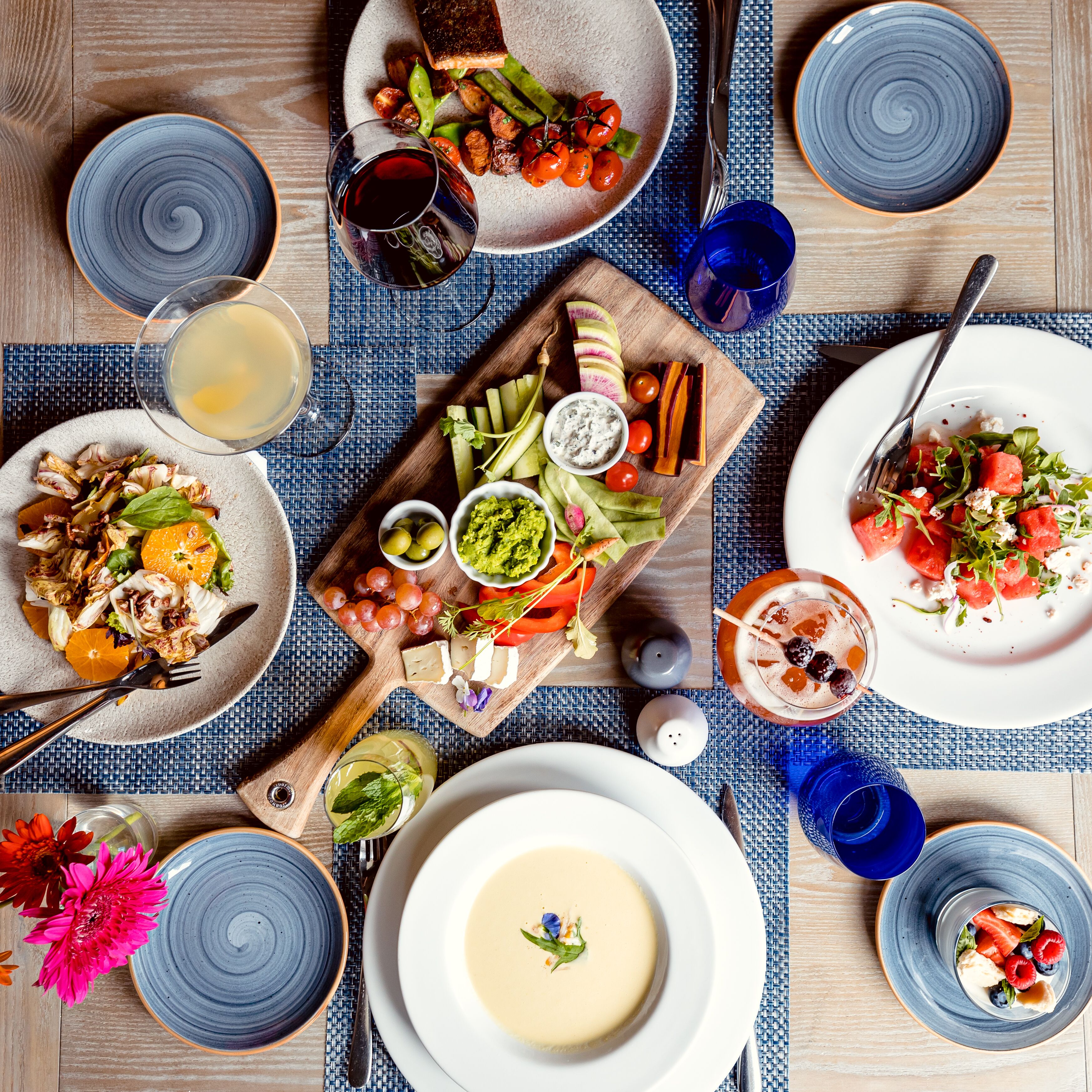 breakfast, lunch, dinner served; regional cuisine