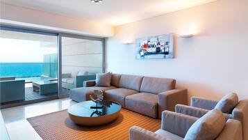 Deluxe Suite, 3 Bedrooms, Sea View | Premium bedding, memory foam beds, in-room safe, individually decorated