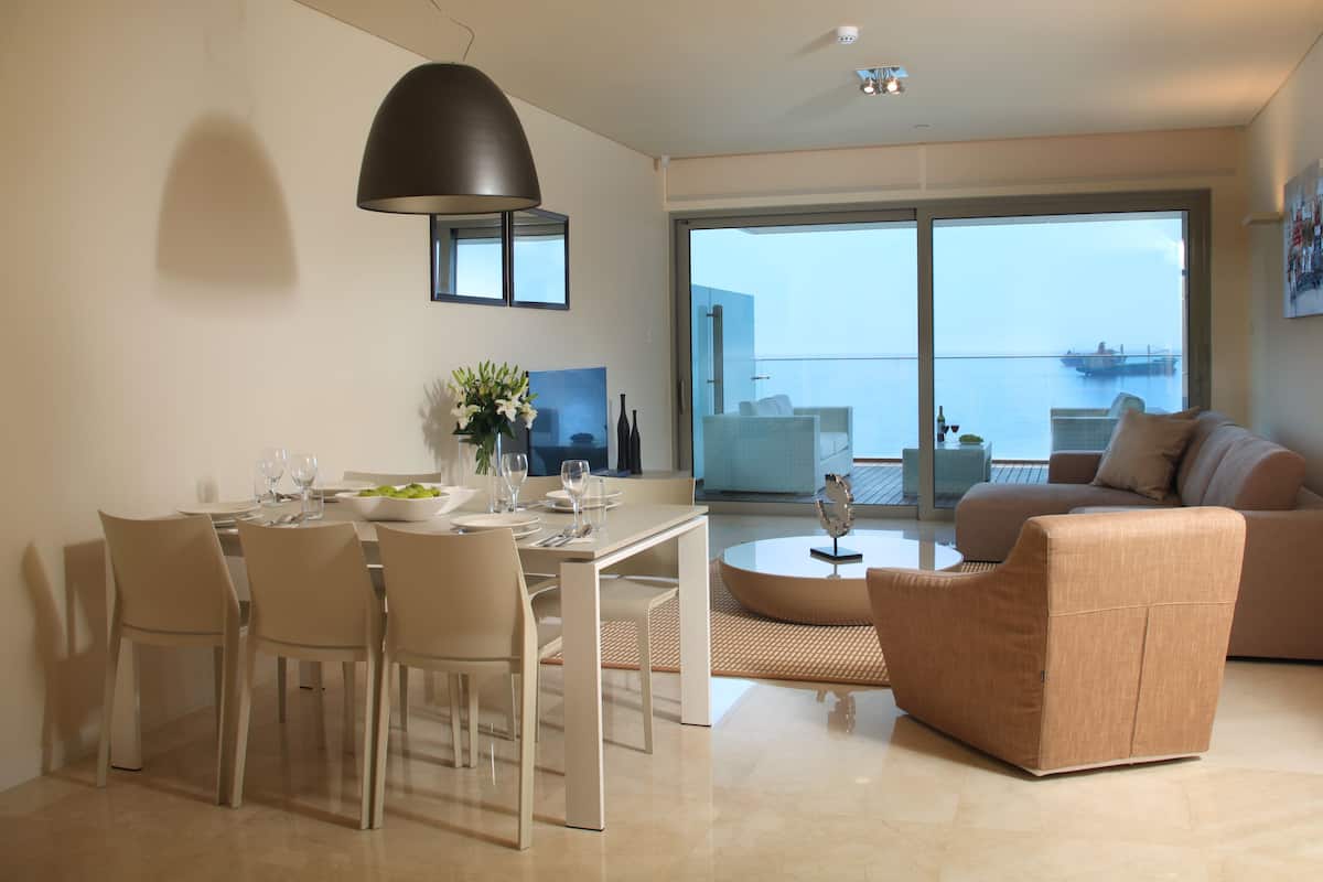 Executive-Suite, 2 Schlafzimmer, Meerblick | Essbereich im Zimmer