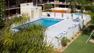 Outdoor pool, pool loungers