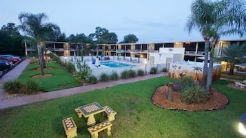 Outdoor pool, pool loungers