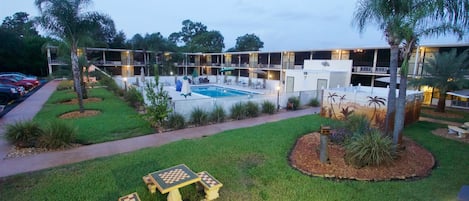 Outdoor pool, sun loungers