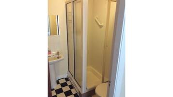 Triple Room | Bathroom