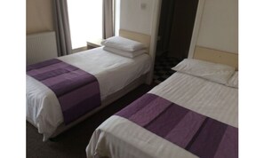 Iron/ironing board, free WiFi - Clon Ross Guesthouse (Cork)