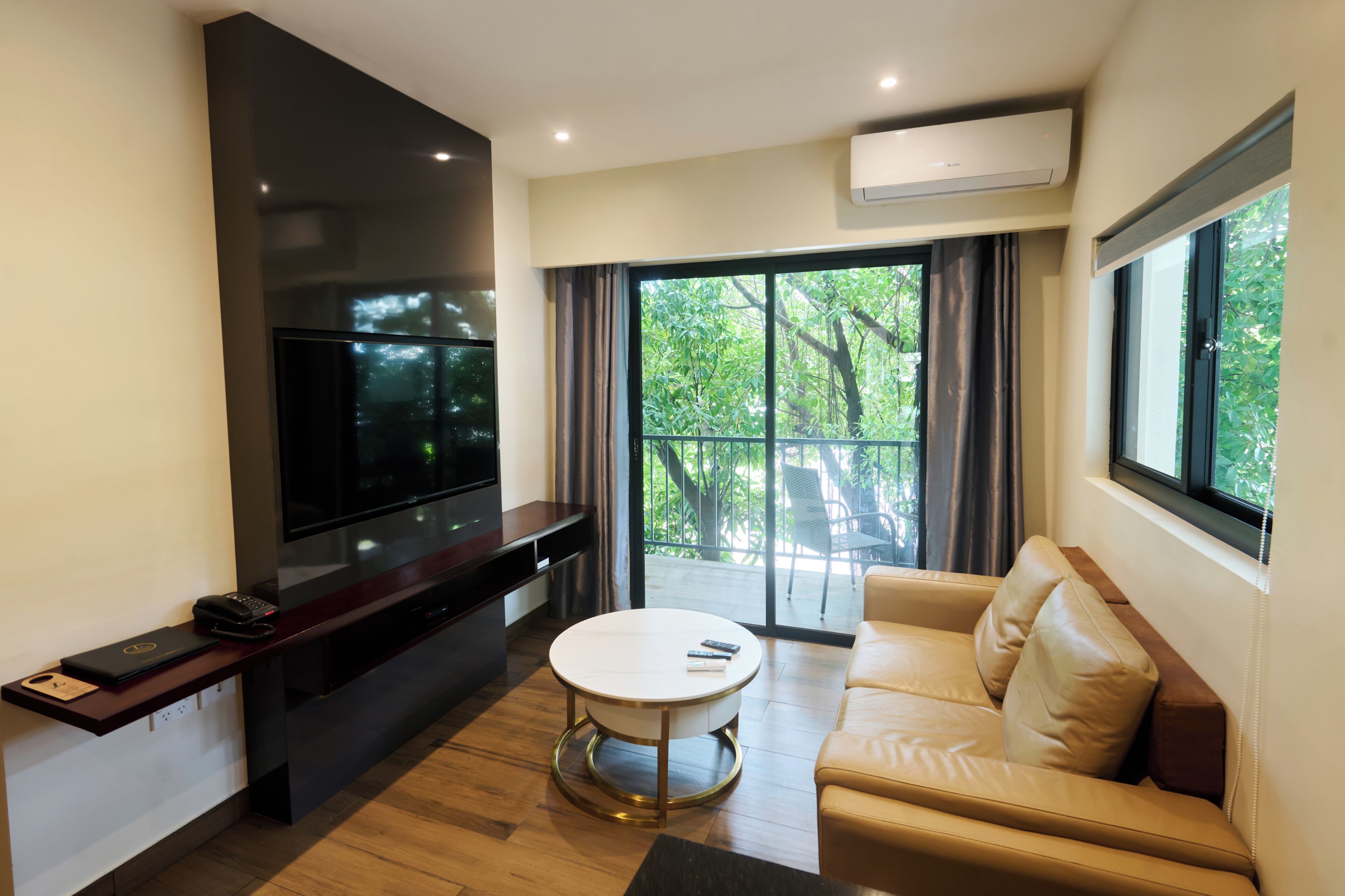 Artemis Apartment, 1 Bedroom, Balcony | Living area | Smart TV