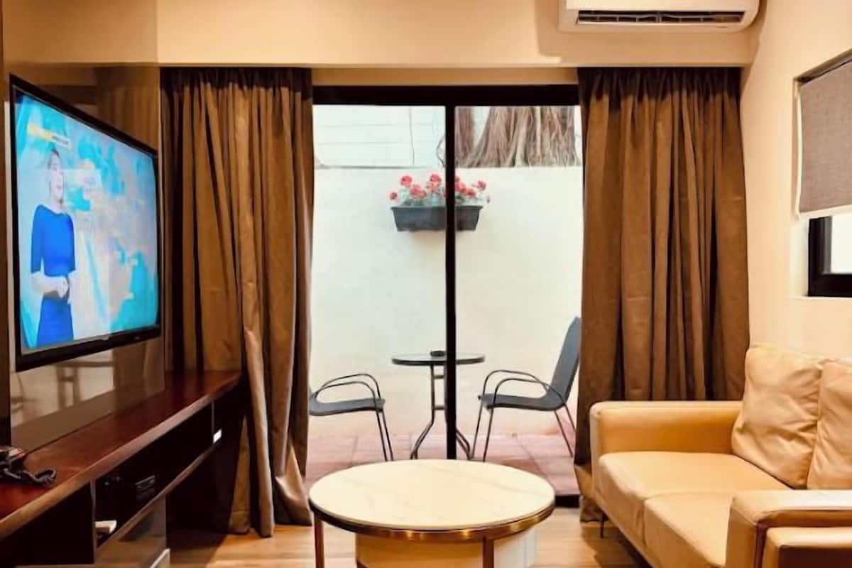 artemis apartment, 1 bedroom, balcony | living area | smart tv