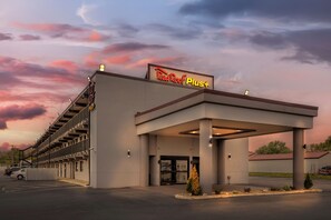 Exterior - Red Roof Inn Bourbonnais (Bourbonnais)