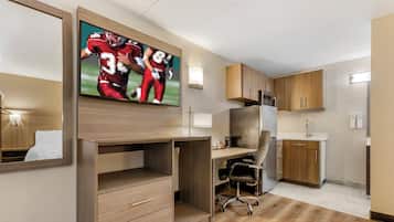 Superior Room, 1 King Bed, Non Smoking, Kitchen | Desk, laptop workspace, blackout drapes, free WiFi