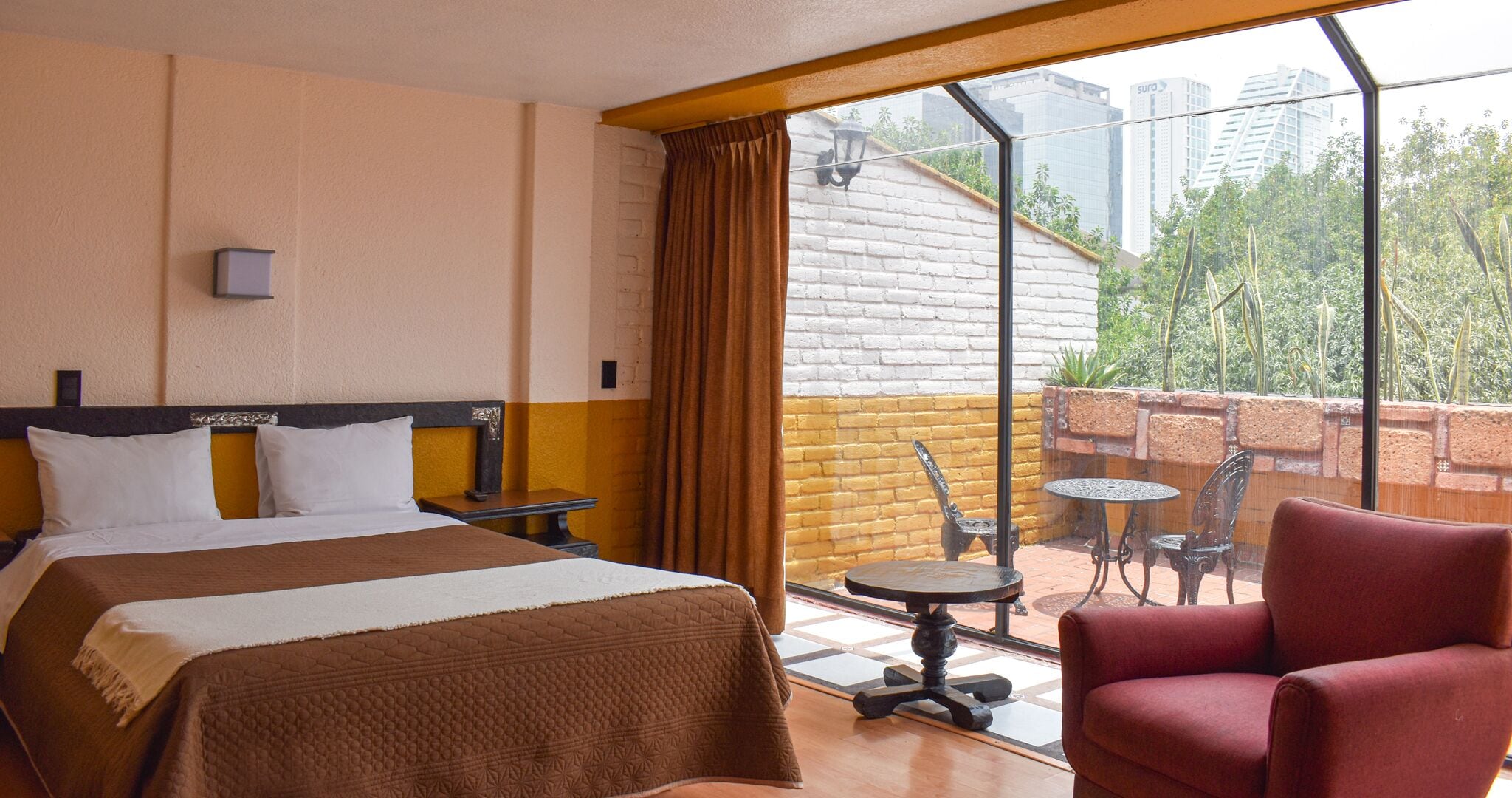 Superior Room | Desk, iron/ironing board, free WiFi, bed sheets