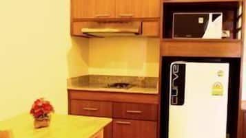 Apartment, 1 Bedroom | Private kitchenette