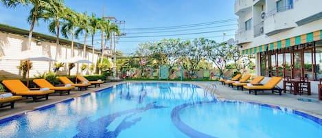 Kolam renang terbuka