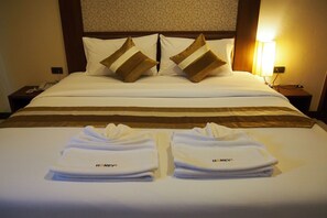 Deluxe Room | Premium bedding, minibar, in-room safe, soundproofing - Honey Inn (Pattaya)