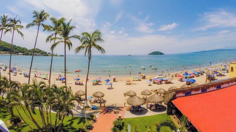 Costa Alegre Hotel & Suites