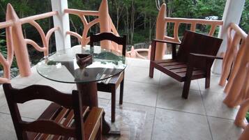 Habitación estándar, tina (with fan) | Ropa de cama