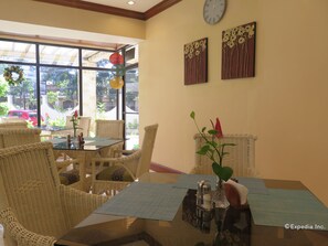 Dining - Vacation Hotel Cebu (Cebu City)