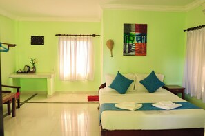 Superior Brick with AC Bungalow | Desk, rollaway beds, free WiFi - Bird of Paradise Bungalows (Kep)