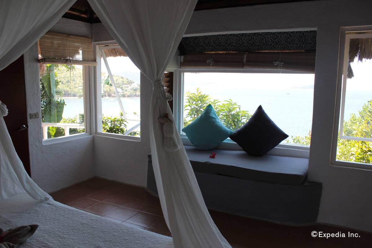 ocean panorama room | room amenity