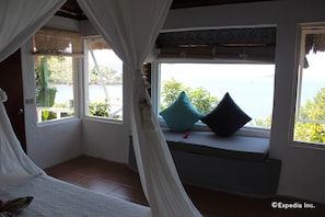 Ocean Panorama Room | Huoneen varustelu