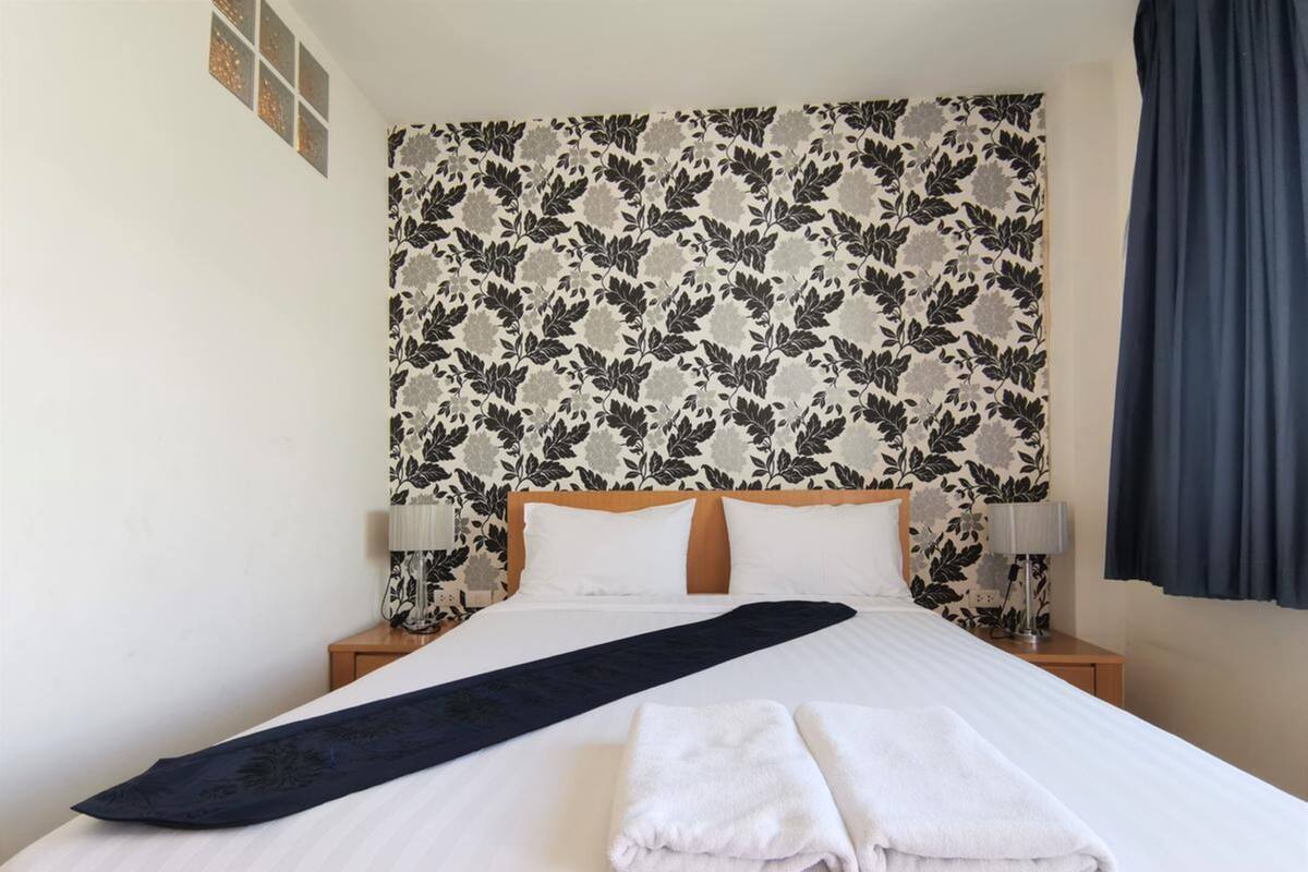 In-room safe, soundproofing, WiFi (free), bed sheets