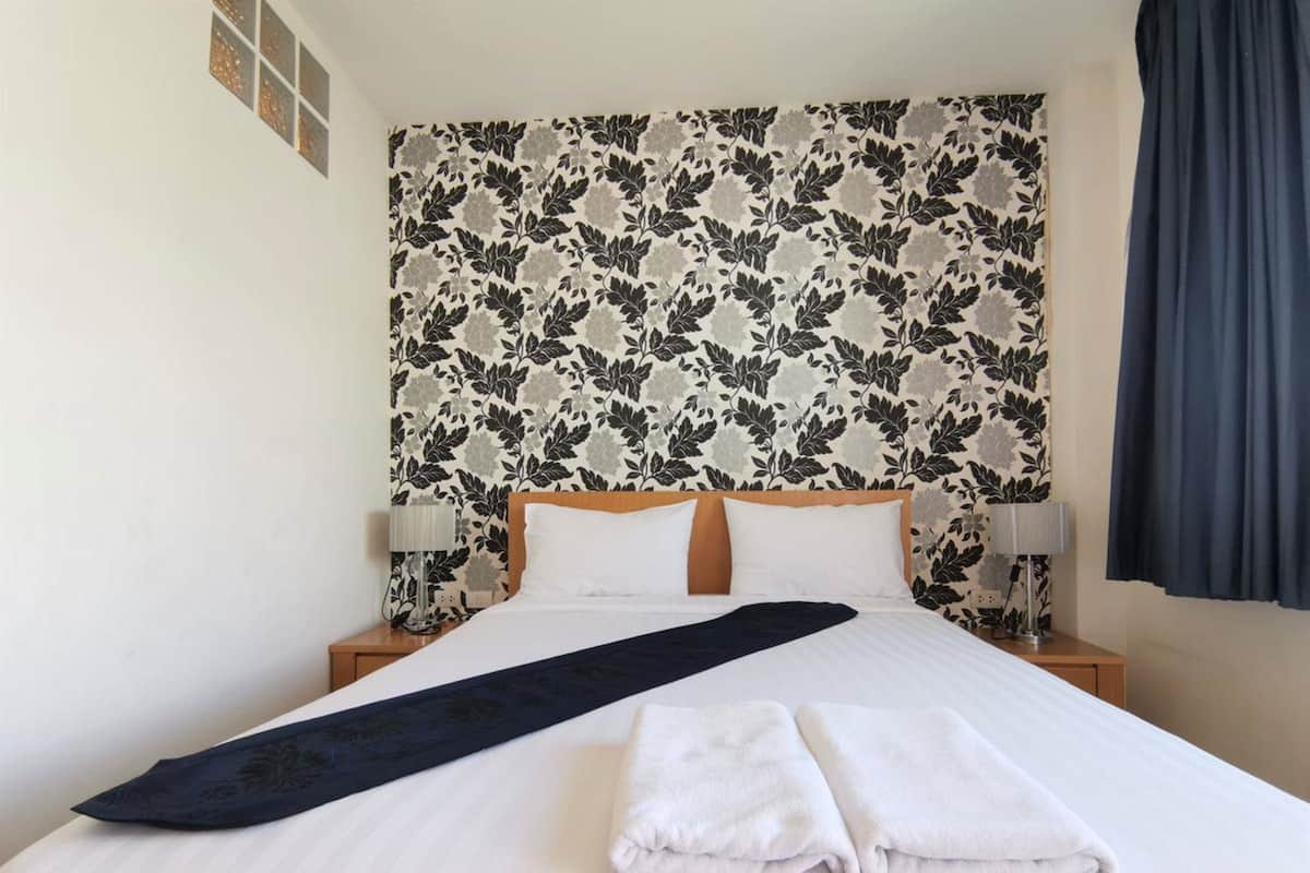 In-room safe, soundproofing, WiFi (free), bed sheets