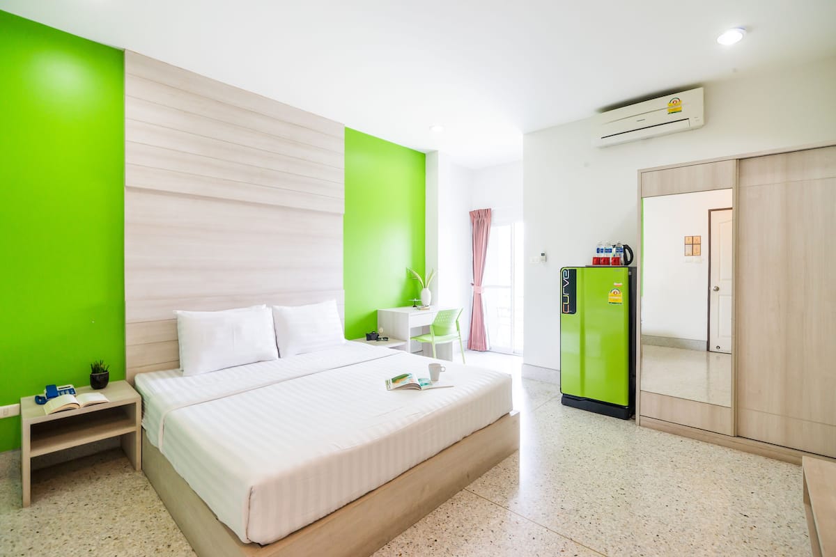 Superior Triple Room | Escrivaninha, Wi-Fi de cortesia, roupa de cama