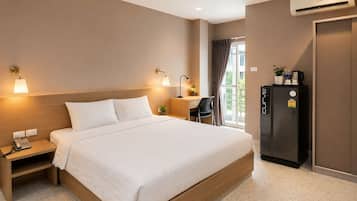 Superior Triple Room | Desk, free WiFi, bed sheets