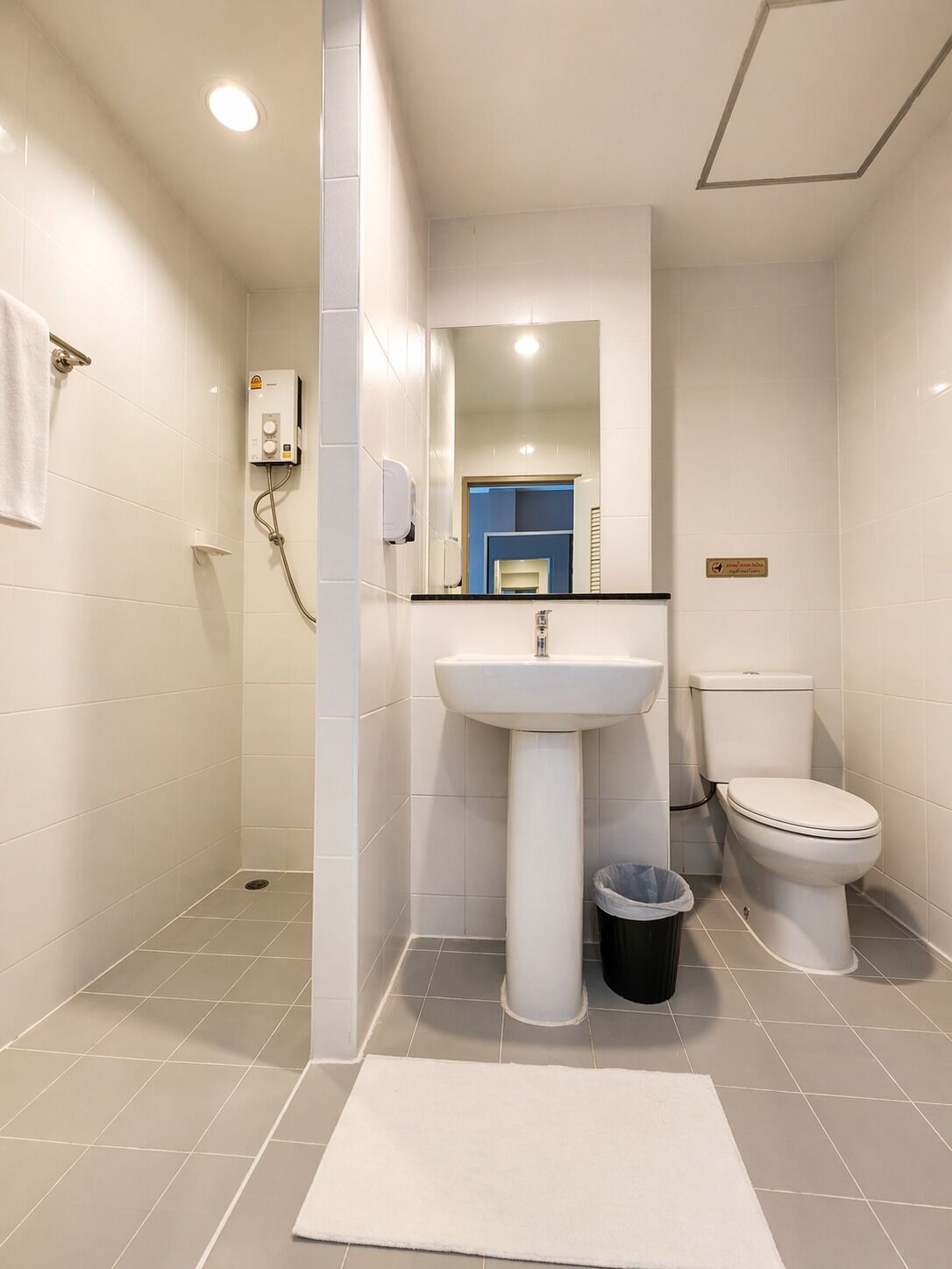 Photo - The Fifth Residence Hotel