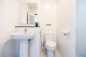 Superior Double Room | 浴室 | 淋浴設備、坐浴桶、毛巾、肥皂
