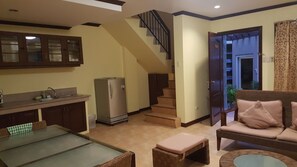 Vila (2 Storey) | Área de estar | TV LCD