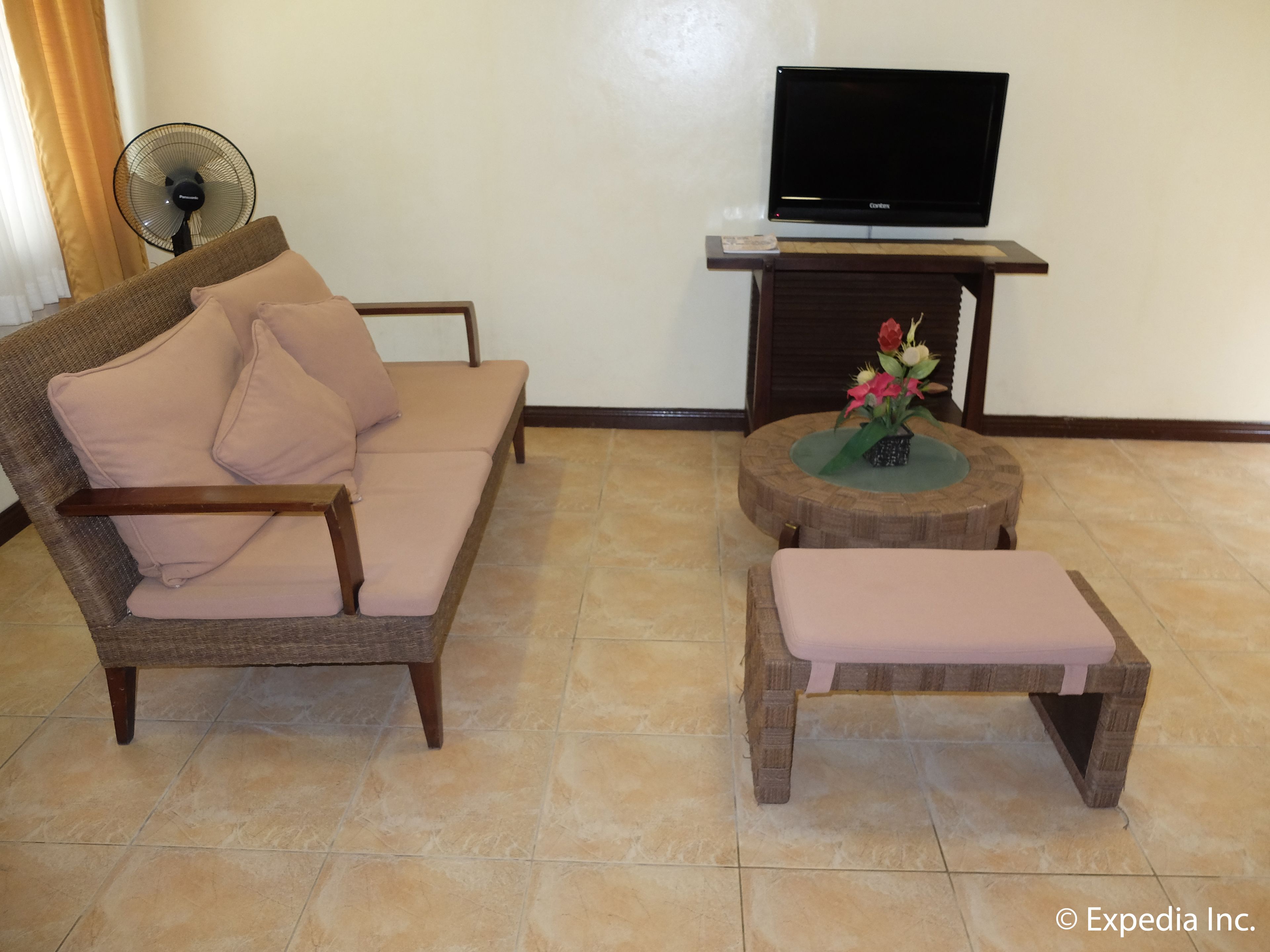 villa (2 storey) | living area | lcd tv